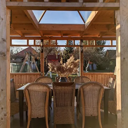 Landhaus Apartmanova V Dvore U Maliara Bešeňová