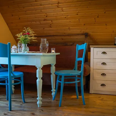 Landhuis Apartmanova V Dvore U Maliara Bešeňová